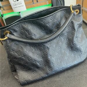 Louis Vuitton Artsy handbag